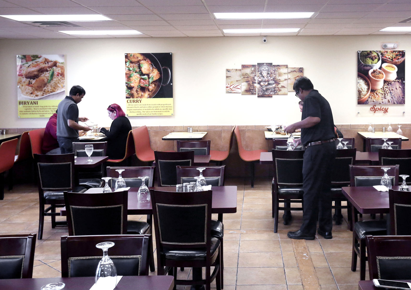 Chutneys interior
